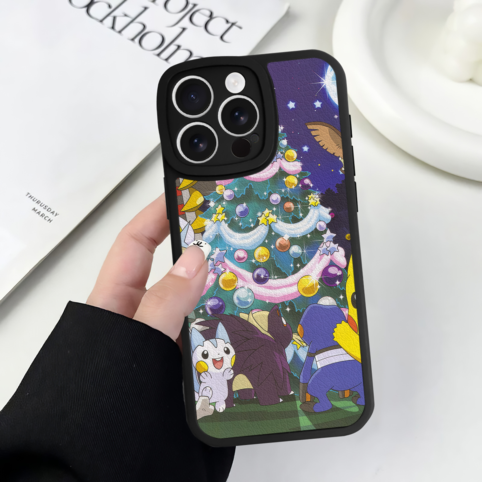 （画像用） ポケットモンスター Pokémon 【iPhone 16シリーズ対応】シリコンスマホケース（レザー調） 材質：シリコン